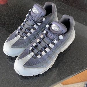 NIKE Air Max 95 Essential ‘Wolf Grey’